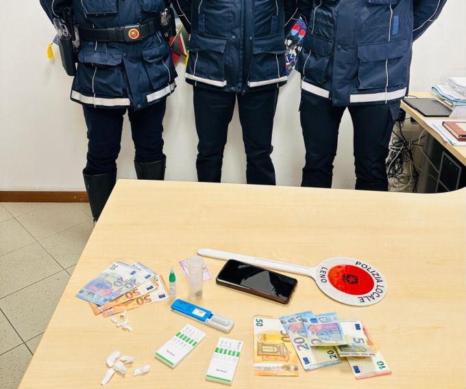 Detenzione di droga e permesso di soggiorno irregolare: scattano la manette a Leno