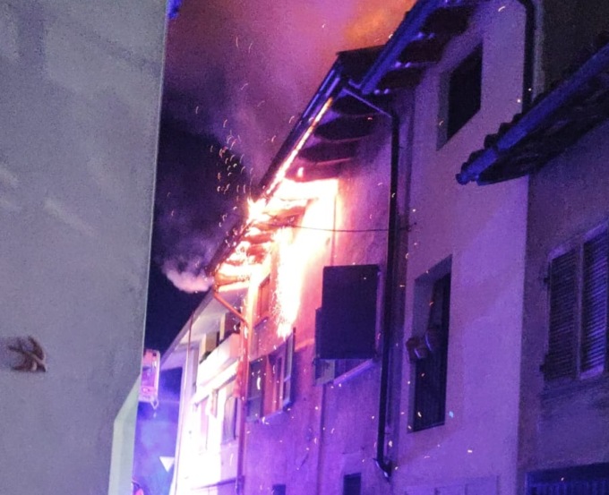 Rudiano, la canna fumaria prende fuoco: una famiglia resta senza casa