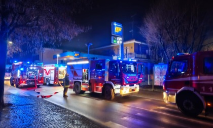 Incendio in centro a Calcinato: fiamme in un’officina di motocicli