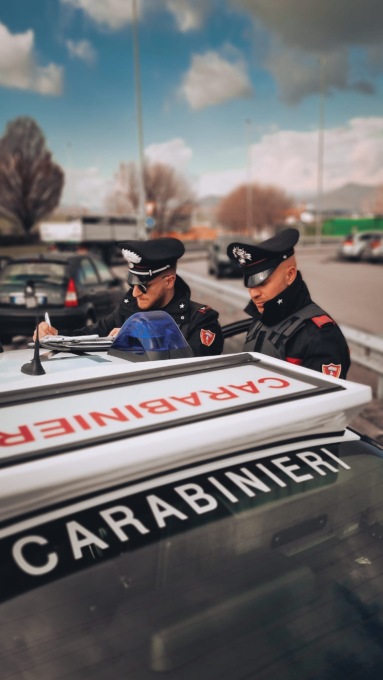 Rissa e danneggiamento: scattano le denunce per otto uomini