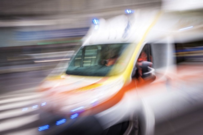 Scoppia un petardo e perde una mano nella notte di Capodanno