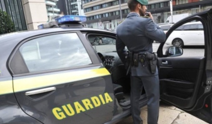 Sottrazione fraudolenta al pagamento delle imposte: cinque denunce, sequestro da oltre 2,2 milioni di euro