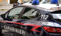 Strappa una collana d'oro dal collo di un 40enne e fugge: arrestato