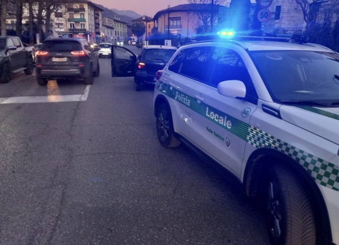 Villanuova sul Clisi: tampona un’auto e poi fugge