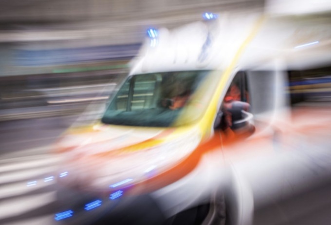 Anziano investito a Brescia, è grave