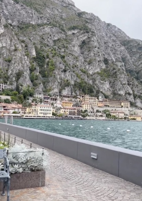 A Limone sul Garda anche l’influencer saudita Jeddah Abeer