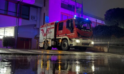 Giornata Mondiale dell’Epilessia: nella notte anche la sede del Comando Provinciale dei Vigili del Fuoco in viola