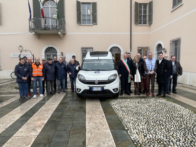 Un nuovo mezzo per l’associazione Pensionati