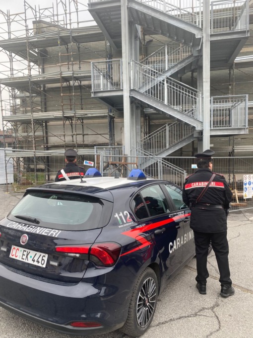 Ruba in un cantiere: in manette un 52enne