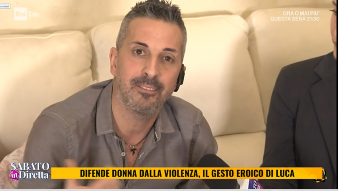 Picchiato per aver difeso una ragazza, Luca Battel si racconta a Sabato in diretta