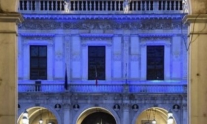 Sindrome di Angelman: Palazzo Loggia si illumina di blu