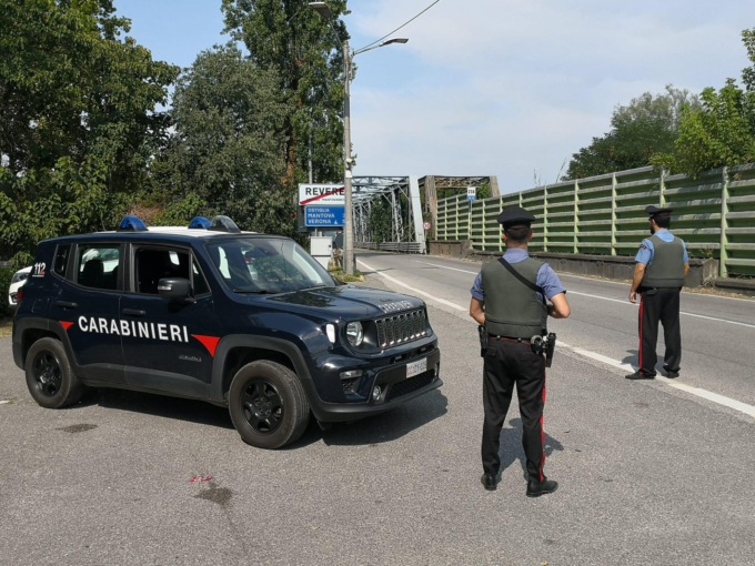 Aggredisce i Carabinieri dopo un controllo: arrestato