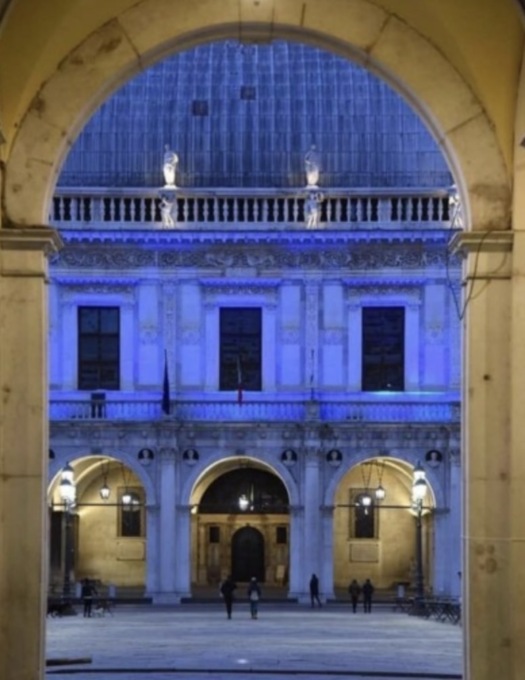 Giornata Mondiale della Consapevolezza dell’Autismo, la Loggia si illumina di blu