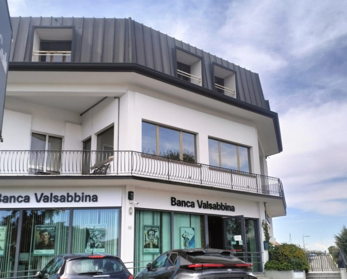 Colpo esplosivo al bancomat di Adro: la banda torna in Franciacorta