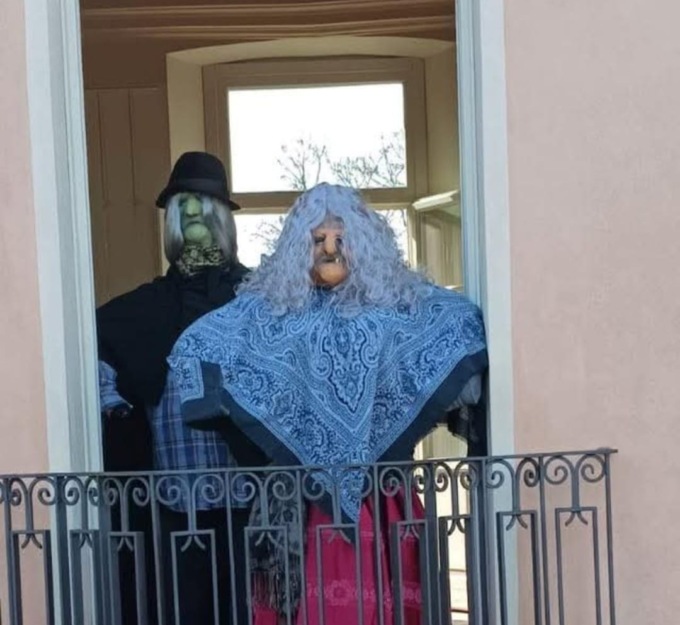 Al rogo di mezza quaresima bruciati per la prima volta una vecchia e un vecchio