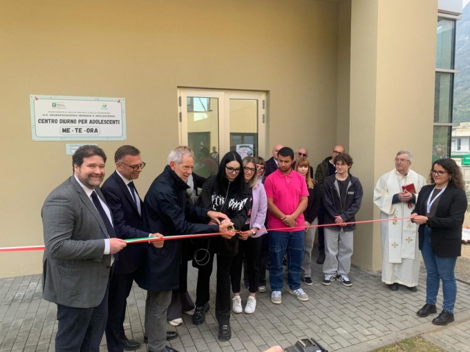 Centro Diurno per Adolescenti: taglio del nastro a Esine