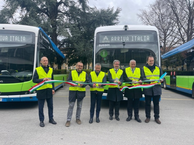 Cinque nuovi bus elettrici nel Bresciano, questa mattina la presentazione
