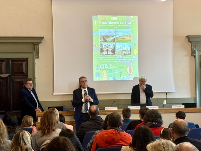 “Il quartiere in cui vivo. Racconti fotografici di giovani cittadini”: inaugurata la mostra