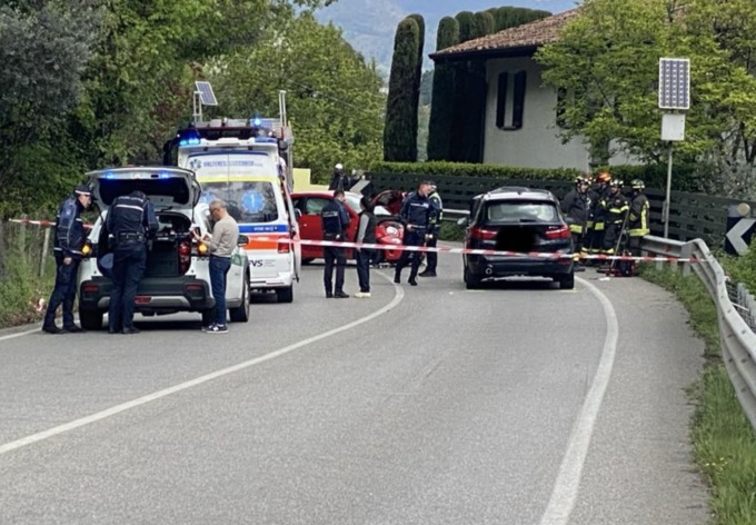 Scontro tra auto a Salò: tre bambini coinvolti
