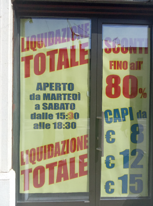 Il commercio locale alza bandiera bianca