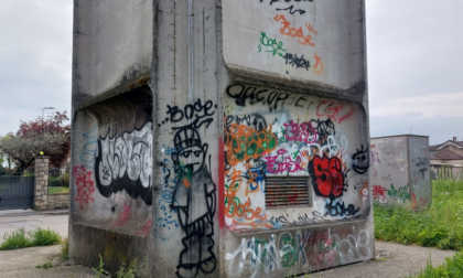 Muri imbrattati e danneggiamenti  Il sindaco: “Ora la pazienza è finita”