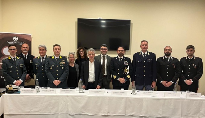 Sicurezza navigazione sul Garda: l’incontro tra operatori nautici del lago e Forze dell’Ordine