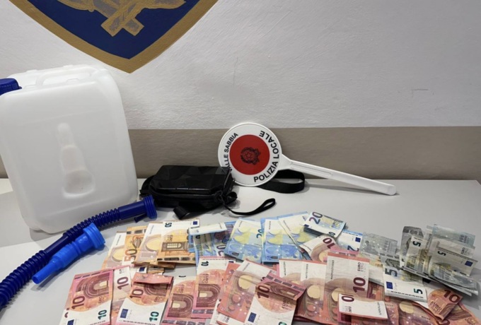 “Sono senza benzina e soldi”, la truffa ai danni degli automobilisti: scatta la denuncia