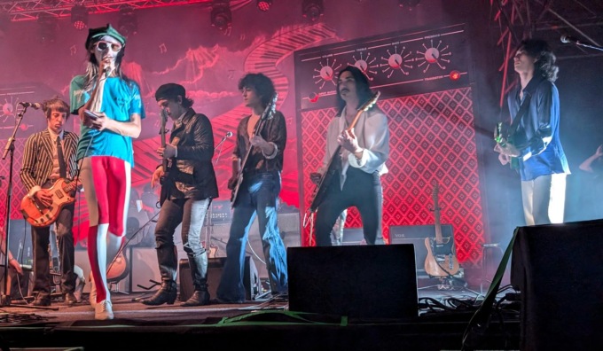 Il rovatese Filippo Caretti in tour con Lucio Corsi