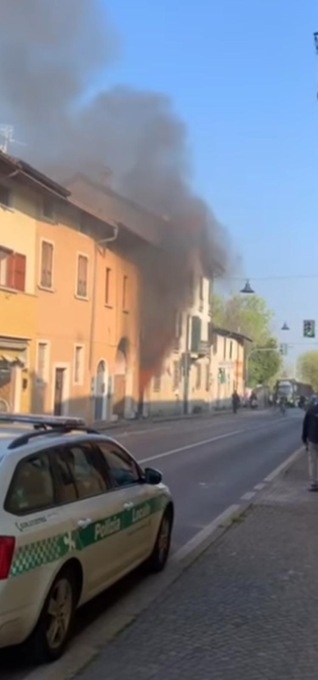 Incendio al centro di accoglienza di Castenedolo