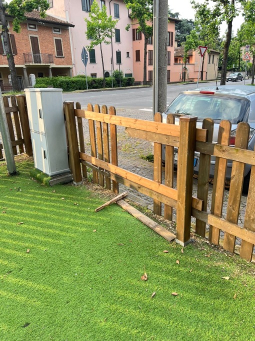 Incuria e degrado al parco Brianza: l’opposizione sollecita il ripristino