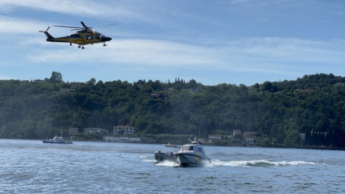 Lago di Garda 2025, questa mattina l’esercitazione aeronavale congiunta a Salò