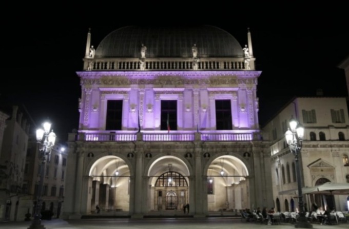 Giornata Mondiale della consapevolezza della Porfiria, la Loggia illuminata di viola