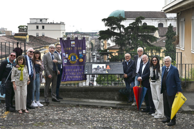 “Il Castello per tutti – sguardi tattili dal Cidneo”: concluso il progetto con l’installazione in contrada S.Urbano