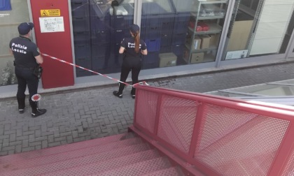 Incidente sul lavoro a Gavardo: cade mentre pulisce i vetri, arriva l’elisoccorso