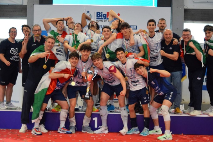 L’adrense Andrea Usanza nel team campione italiano di Volley U19
