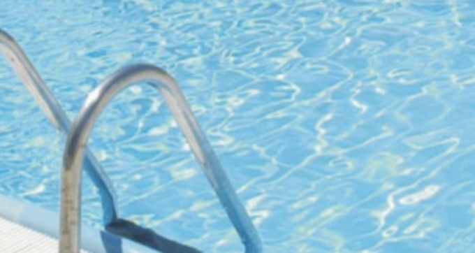È morto il bambino finito sott’acqua in piscina a Castrezzato, aveva 4 anni