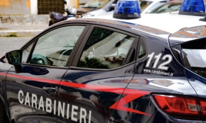 Armato di coltello tenta di aggredire i carabinieri: avviate le procedure di espulsione