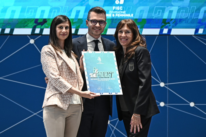 FC Lumezzane, movimento femminile, premiato per il miglior progetto sociale