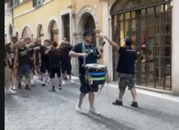 Feralpisalò: gli ultras scendono in strada a Salò per protesta