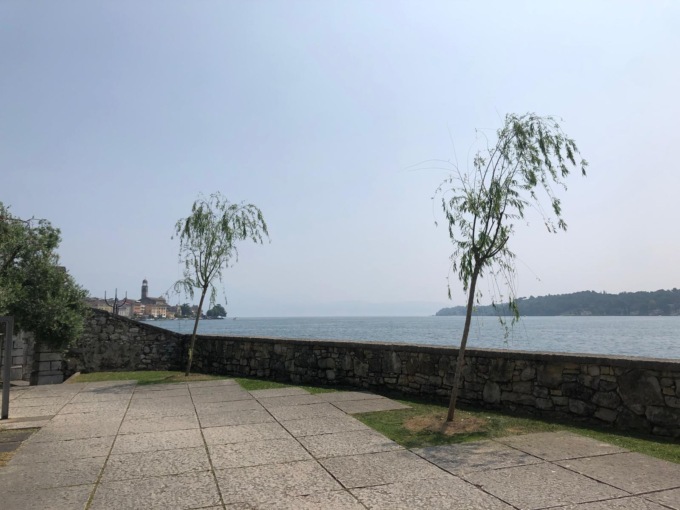 Greta e Umberto: due salici in loro memoria nel quarto anniversario dal tragico incidente nautico