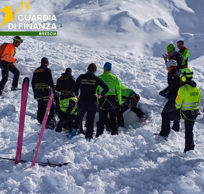 Alpinista cade da 3000 metri: salvato dal Soccorso Alpino della Guardia di Finanza
