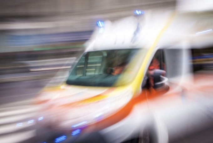 Malore fatale, donna di 76 anni si accascia improvvisamente per strada