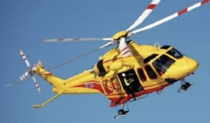 Malore improvviso in piscina: arriva l’elisoccorso per un bimbo di due anni