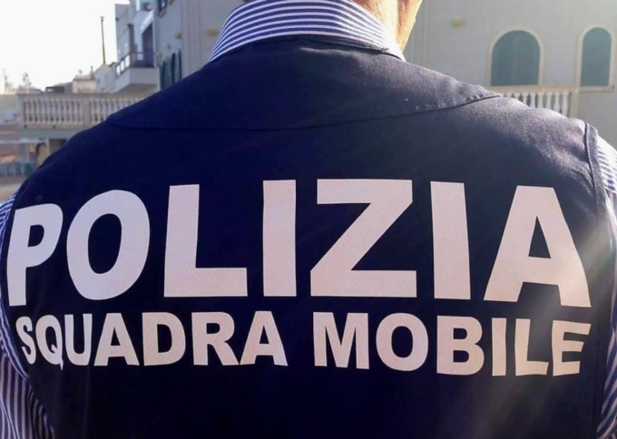 Minorenni armati di pistola in centro città a Brescia: l’intervento della Polizia di Stato