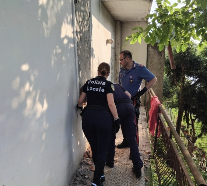 Occupazione abusiva di immobili in centro storico a Gavardo: due denunciati