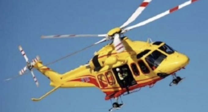 Piede schiacciato da un muletto, elisoccorso per un operaio a Quinzano d’Oglio