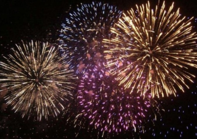 Sirmione, spettacolo pirotecnico: la Guardia Costiera invita alla “Cauta navigazione”