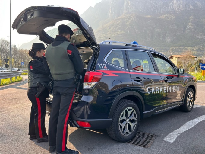 Spaccio e detenzione sostanze stupefacenti: due arresti a Esine e a Pian Camuno