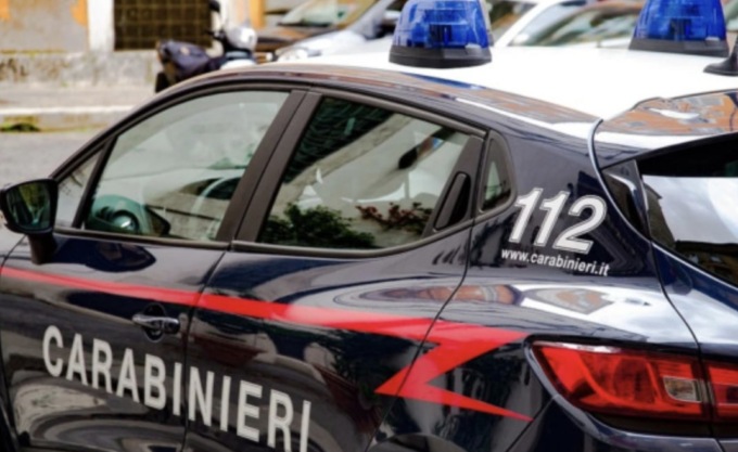 Violenta lite in famiglia: 38enne accoltellato dallo zio
