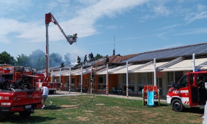 A fuoco il tetto dell’asilo